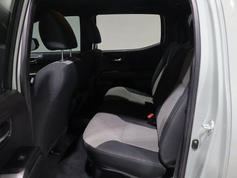 Used 2023 Toyota Tacoma TRD Sport w/ Technology Package image 19