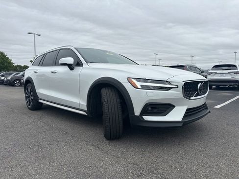 Used 2025 Volvo V60 B5 Cross Country Ultra w/ Climate Package AWD/4WD image 15