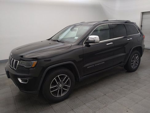 Used 2017 Jeep Grand Cherokee Limited w/ Luxury Group II AWD/4WD image 2