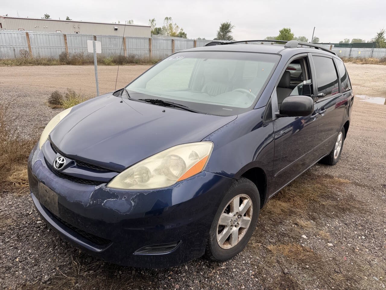 Used 2006 Toyota Sienna LE w/ LE Pkg 4 FWD image 1