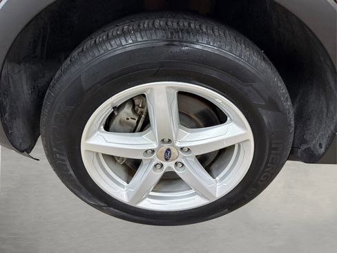 Used 2017 Ford Explorer XLT image 17