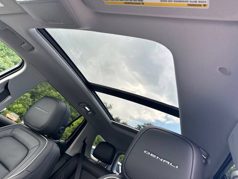New 2026 GMC Terrain Denali w/ LPO, Floor Liner Package AWD/4WD image 31