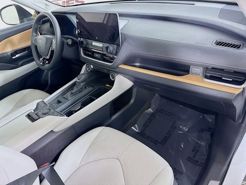 Certified 2024 Toyota Grand Highlander AWD image 35