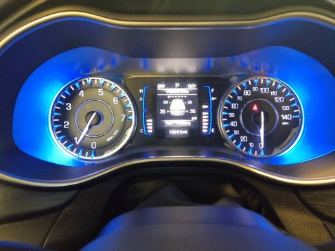 Used 2015 Chrysler 200 Limited w/ Convenience Group FWD image 23