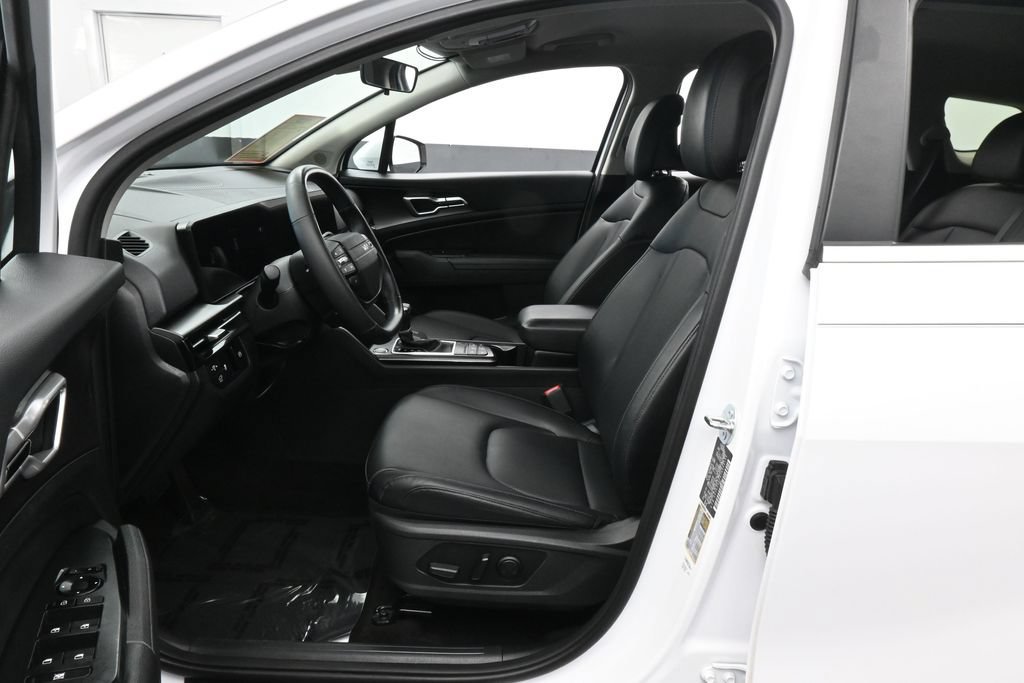Used 2026 Kia Sportage EX FWD image 11
