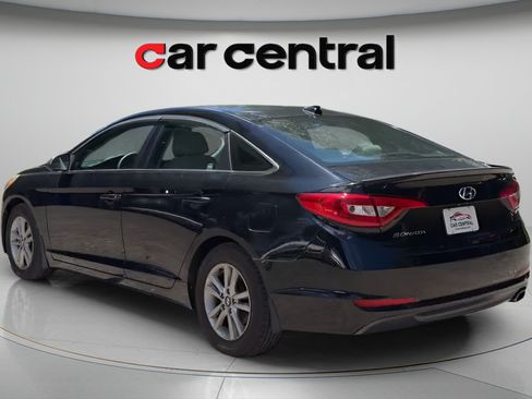 Used 2015 Hyundai Sonata SE w/ Option Group 09 FWD image 3