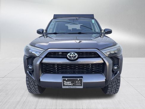 Used 2017 Toyota 4Runner image 2