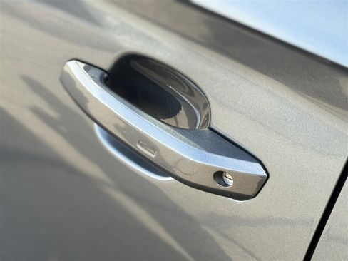 Used 2023 Audi Q5 2.0T Premium Plus w/ Premium Plus Package image 12