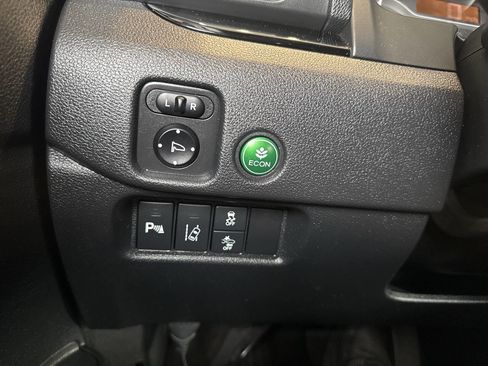 Used 2017 Honda Pilot Elite image 45