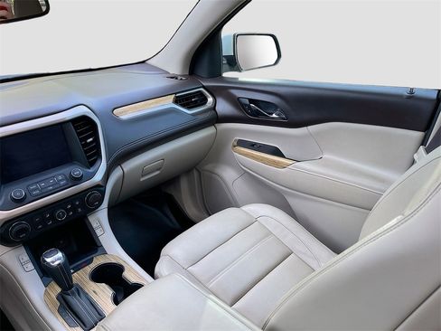 Used 2018 GMC Acadia Denali w/ Technology Package image 25