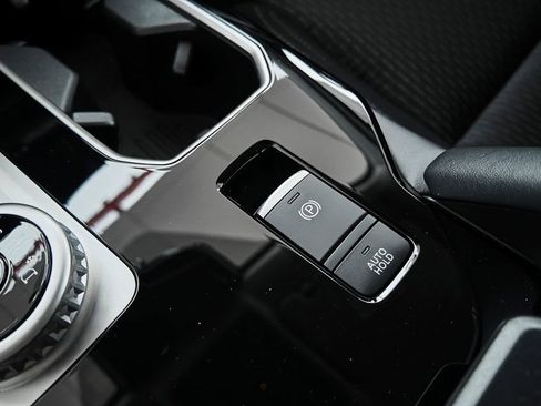 New 2026 Mitsubishi Outlander ES image 35