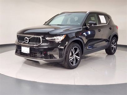Used 2025 Volvo XC40 B5 Core