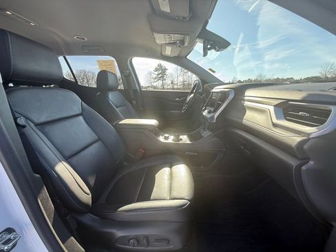 Used 2023 GMC Acadia SLT w/ Technology Package image 33