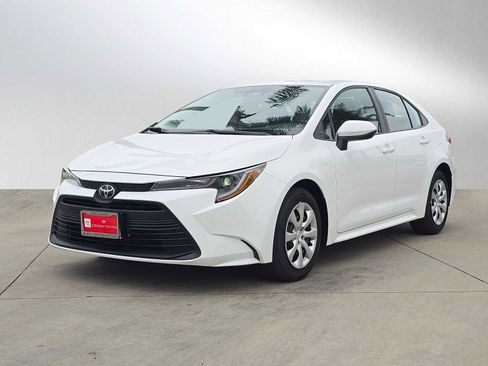 Used 2025 Toyota Corolla LE FWD image 7