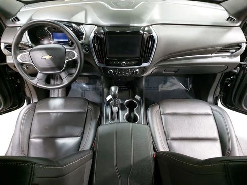 Used 2022 Chevrolet Traverse LT image 9