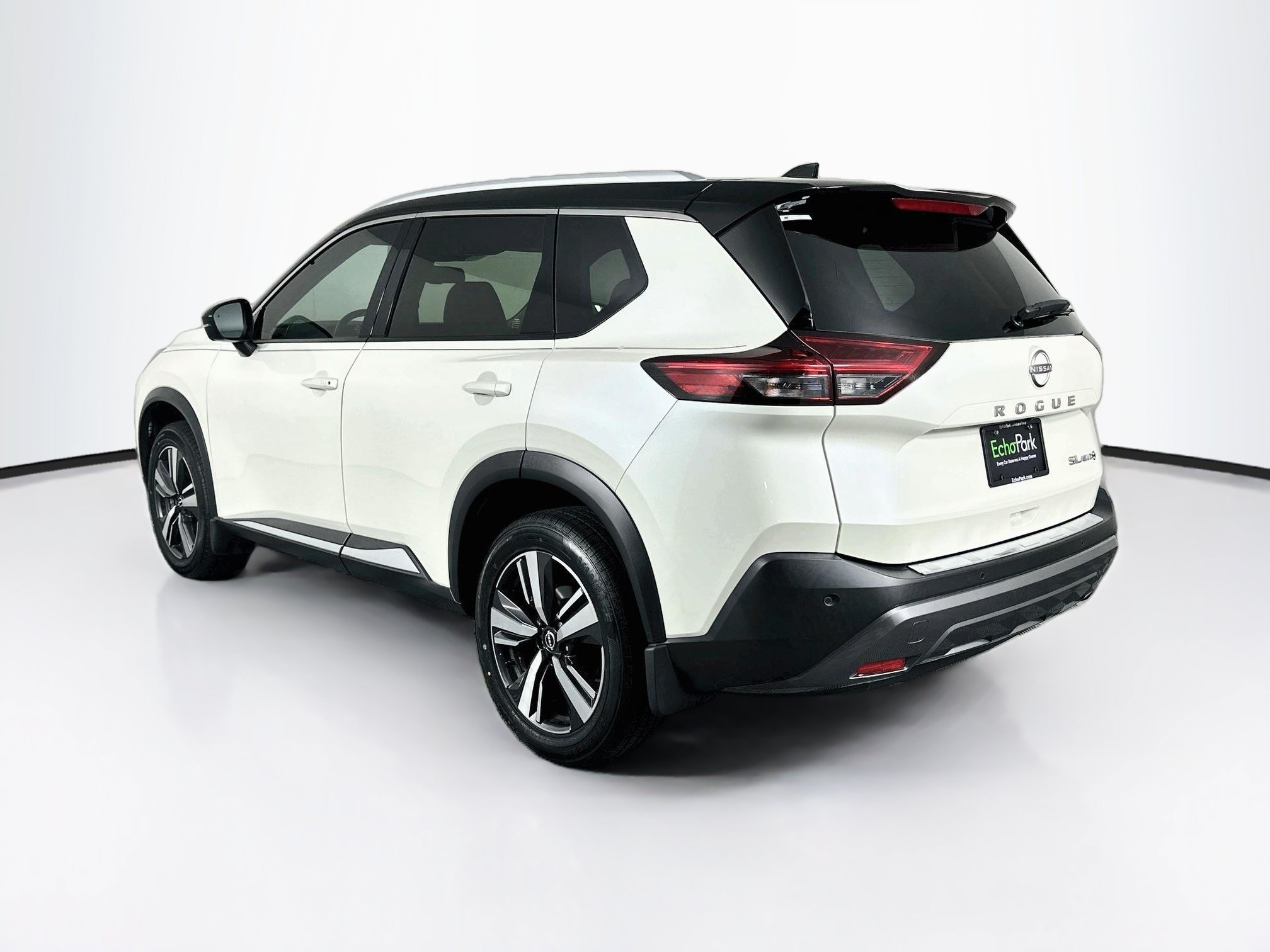 Used 2023 Nissan Rogue SL AWD/4WD image 5