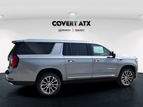 New 2026 GMC Yukon XL Denali w/ Denali Reserve Package AWD/4WD image 10