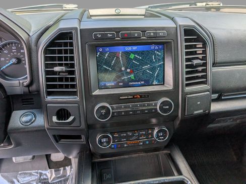 Used 2020 Ford Expedition Limited w/ Equipment Group 301A AWD/4WD image 18