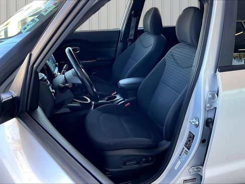 Used 2014 Kia Soul ! w/ Sun & Sound Package FWD image 15