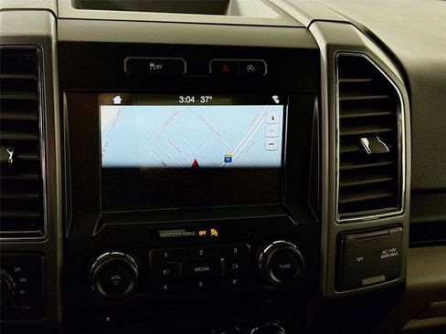 Used 2018 Ford F150 XLT w/ Equipment Group 302A Luxury image 7