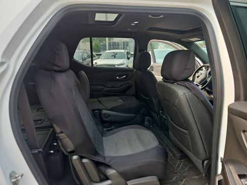 Used 2023 Chevrolet Traverse LT w/ LT Premium Package AWD/4WD image 18