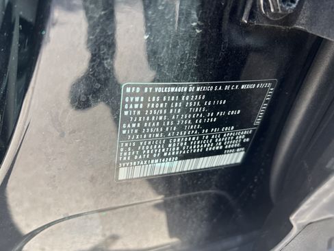 Certified 2022 Volkswagen Tiguan SE FWD image 30