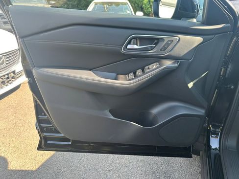 New 2026 Nissan Rogue Platinum w/ Platinum Premium Package image 13