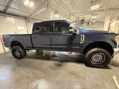Used 2017 Ford F250 XLT w/ Snow Plow Prep Package AWD/4WD image 5