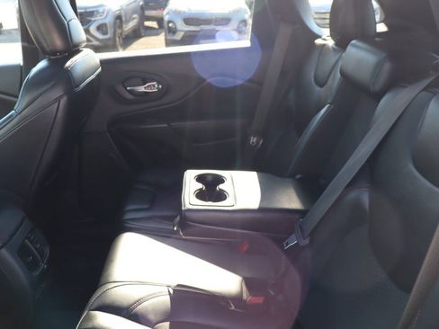Used 2020 Jeep Cherokee Trailhawk w/ Comfort/Convenience Group AWD/4WD image 14