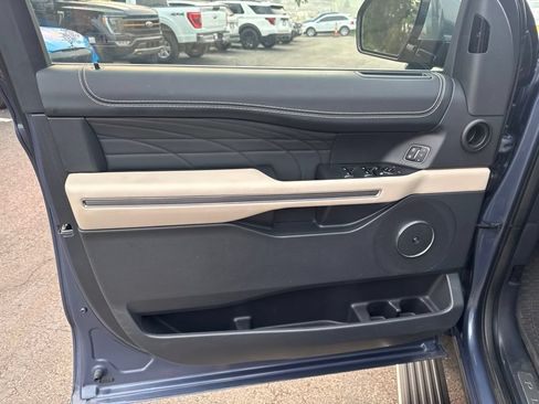 Used 2023 Ford Expedition Max Platinum AWD/4WD image 19