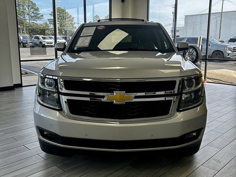 Used 2015 Chevrolet Suburban LT image 2