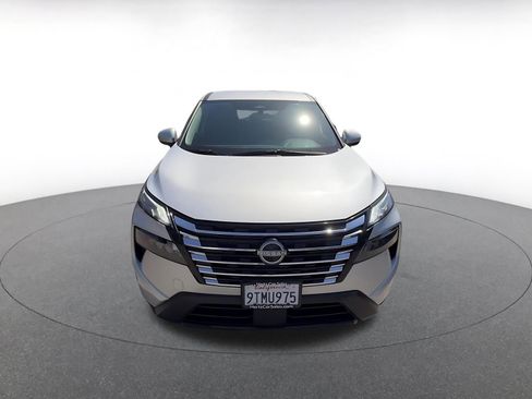 Used 2025 Nissan Rogue SV FWD image 4