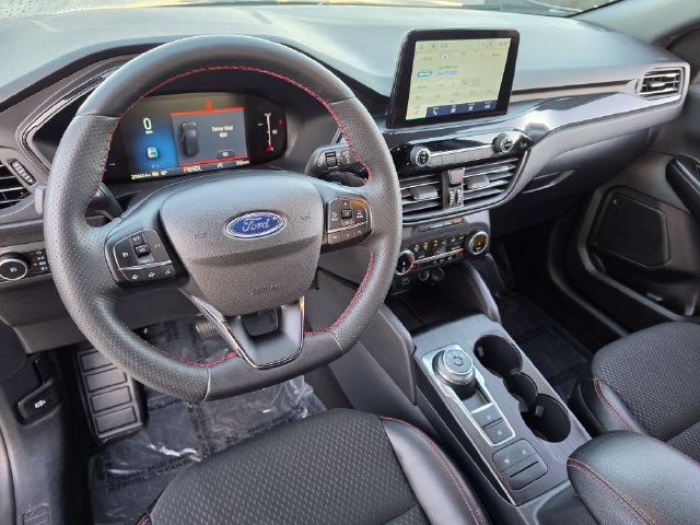 Used 2025 Ford Escape ST-Line Select AWD/4WD image 11