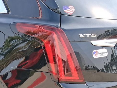 Used 2025 Cadillac XT5 Premium Luxury w/ Technology Package image 8