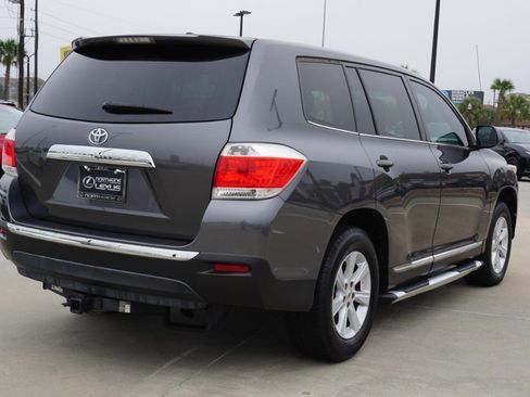 Used 2011 Toyota Highlander 2WD image 6