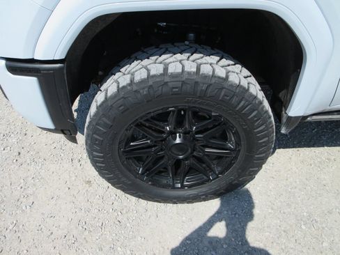 New 2026 GMC Sierra 2500 Denali Ultimate AWD/4WD image 13