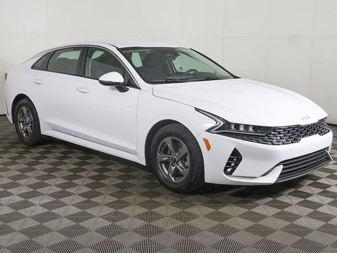 Used 2023 Kia K5 LXS FWD image 2