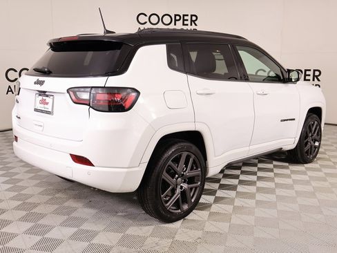 Used 2024 Jeep Compass Limited w/ High Altitude Package image 21