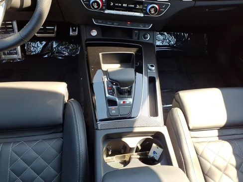 Used 2025 Audi SQ5 Premium Plus w/ Premium Plus Package image 15