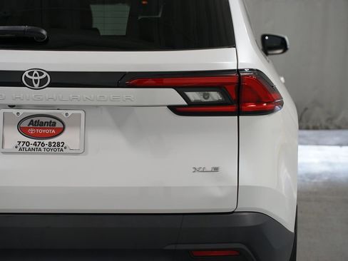 Certified 2024 Toyota Grand Highlander XLE image 10