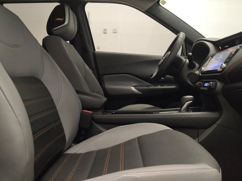 Used 2023 Nissan Kicks SR w/ SR Premium Package FWD image 21