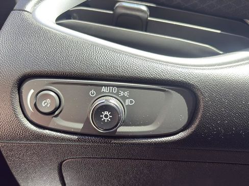 Used 2023 Chevrolet Malibu LT FWD image 18