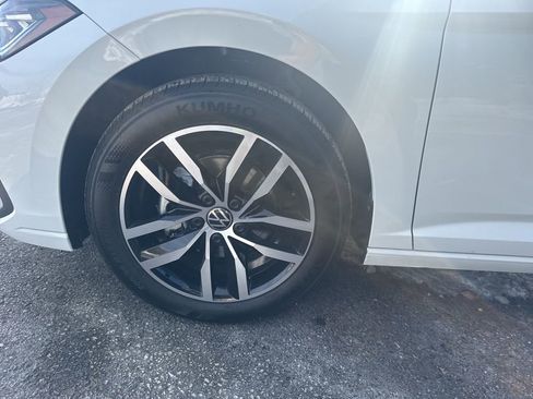 New 2026 Volkswagen Jetta SE image 10