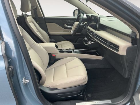 Used 2026 Lincoln Corsair Premiere FWD image 15