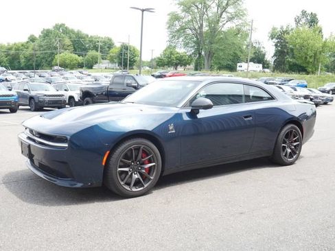 Used 2024 Dodge Charger Daytona Scat Pack w/ Plus Group AWD/4WD image 6