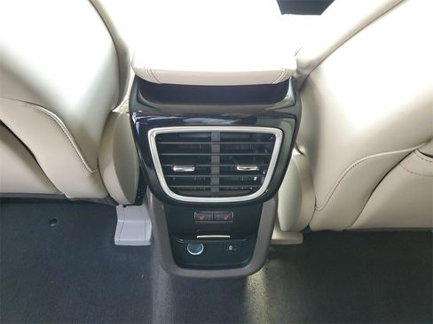 Used 2023 Lincoln Nautilus Reserve image 13