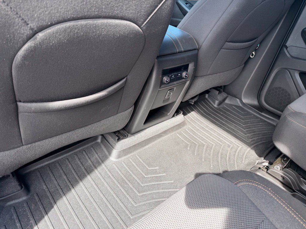 Used 2021 Chevrolet Traverse LT FWD image 10