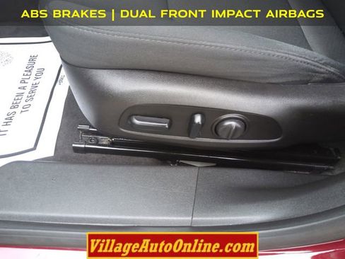 Used 2016 Chevrolet Malibu LT FWD image 15