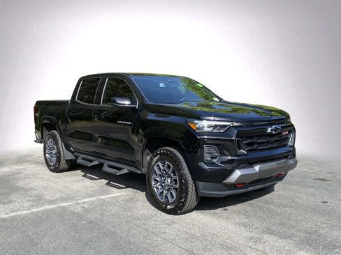 Used 2024 Chevrolet Colorado Z71 w/ Z71 Convenience Package 2 image 2