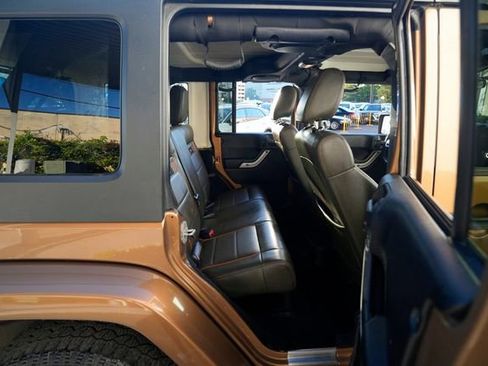 Used 2011 Jeep Wrangler Unlimited 70th Anniversary w/ Dual Top Group image 21